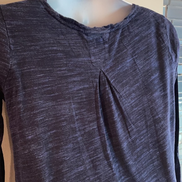 ATHLETA Top. Size Medium - Picture 6 of 7